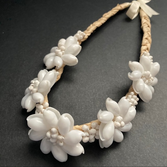 2 Raffia necklaces - Picture 2 of 6